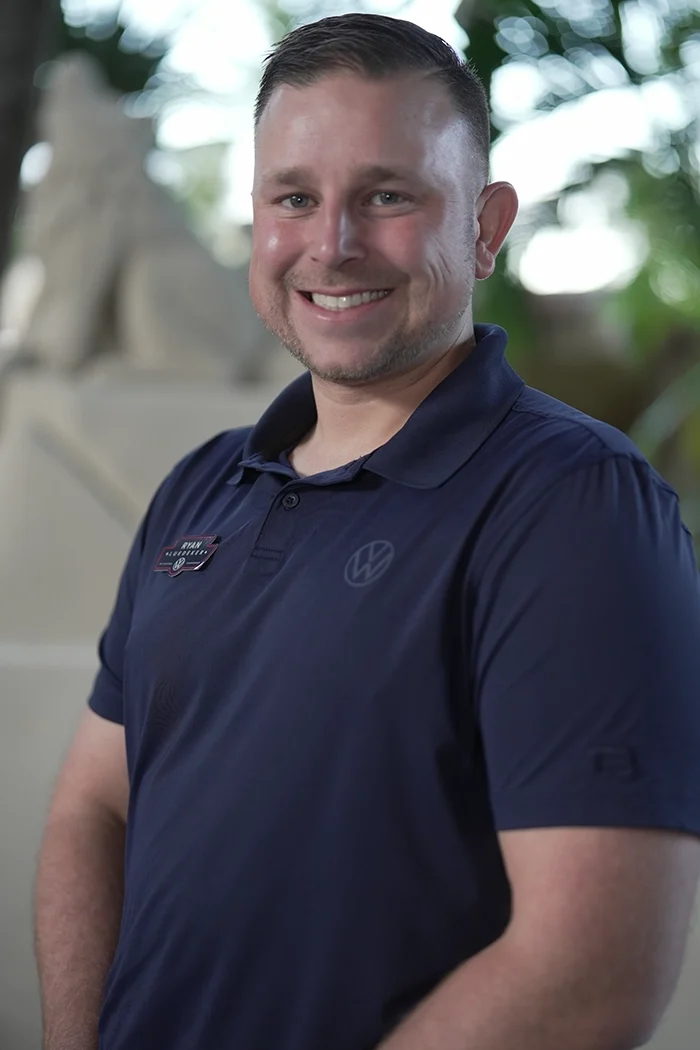 Ryan Luedeker_Sales_Red